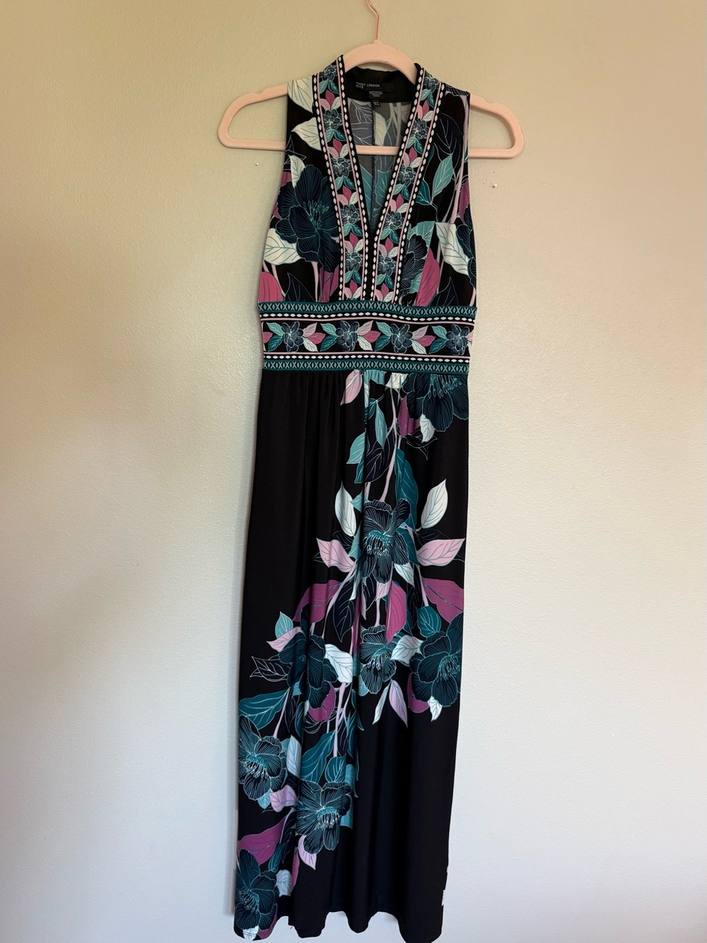Maggie London Sleeveless V-Neck Floral Maxi Dress in Black with Teal & Pink